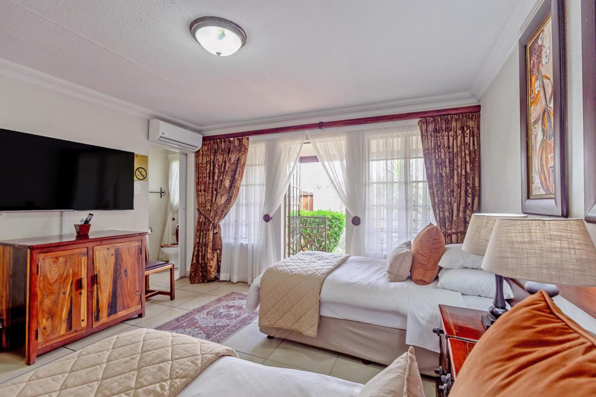 Afrique Boutique O.r. Tambo Hotel 4*